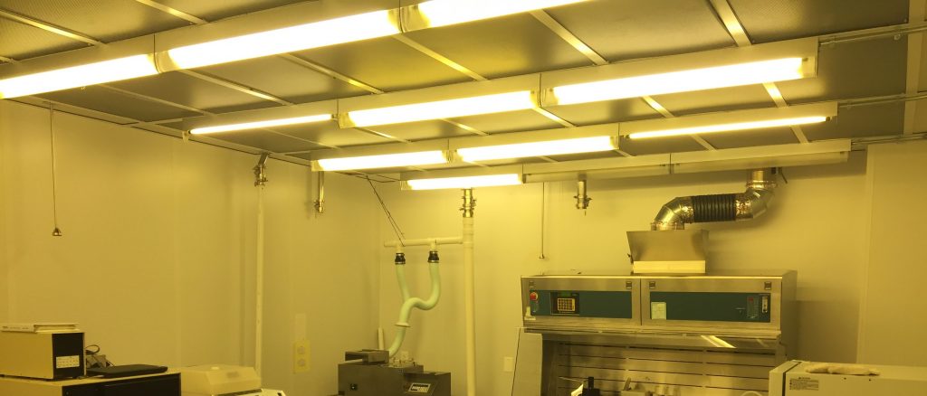photolithography yellow lights cleanroom microelectronics